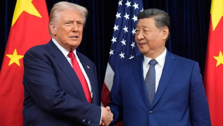 Trump drejt Kinës për marrëveshje tregtare mes krizave globale dhe tensioneve me Iranin